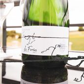 🍾 Connaissez-vous notre cuvée de champagne ‘Les Ferrées’ ?

Elle est née du désir profond de mettre en avant la typicité du Pinot Noir 🍇
➡️Sur un micro parcellaire du joli nom ‘Les Ferrées’ qui nous donne la meilleure expression du Pinot Noir, et ce, à chaque vendange,
➡️Sur notre joli terroir d’Avirey Lingey
➡️Vinifié par un Bourguignon de cœur 😊 

Si vous recherchez un champagne à la fois puissant et raffiné, notre cuvée ‘Les Ferrées’ est un excellent choix !

#champagne #champagnechmarinetfils #pinotnoir #pinotnoirlover #champagnemarin

Crédit @franz.pfifferling 

Attention l'abus d'alcool est dangereux pour la santé à consommer avec modération.